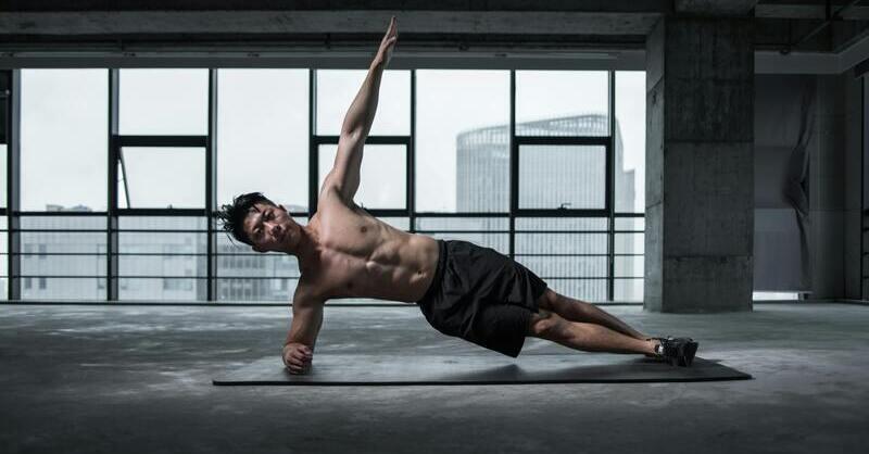 Syvät vatsalihakset treeni